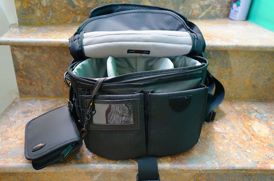 Bán túi đựng máy ảnh Lowepro Stealth Reporter D100 AW Black