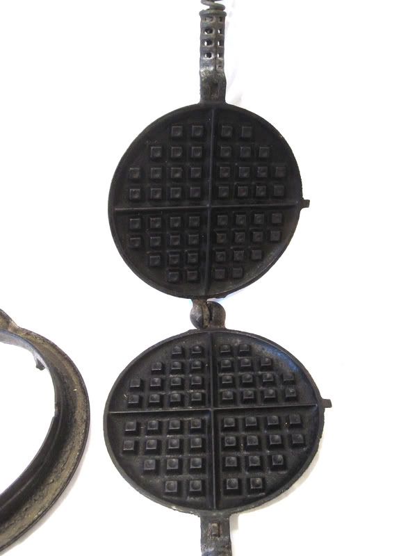 Vintage Griswold Cast Iron Waffle Iron No 8 Cast Iron Waffle Maker