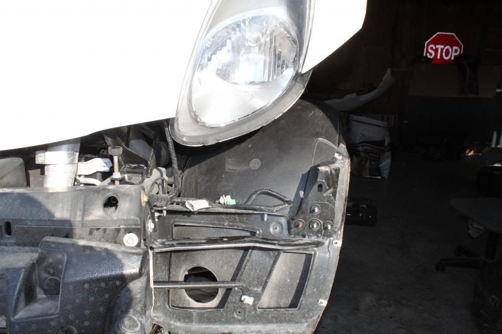 Gap between headlight and bumper cover Pontiac Solstice Forum