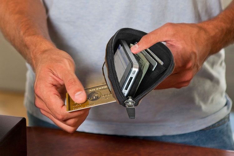 Your iphone 4s is waiting to find insurance for it. Purchase this