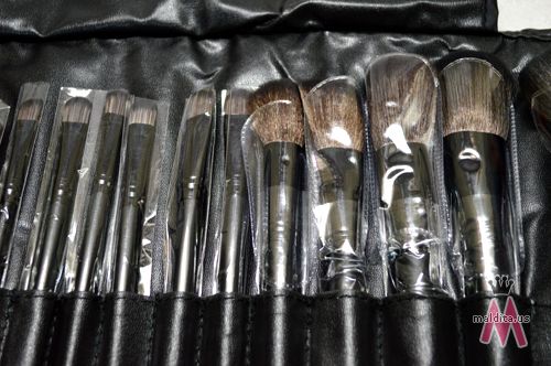 Romwe's 24-pcs Makeup Brush Set