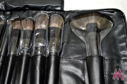Romwe's 24-pcs Makeup Brush Set