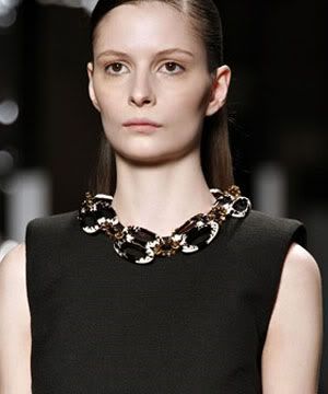 Choker: Giambattista Valli